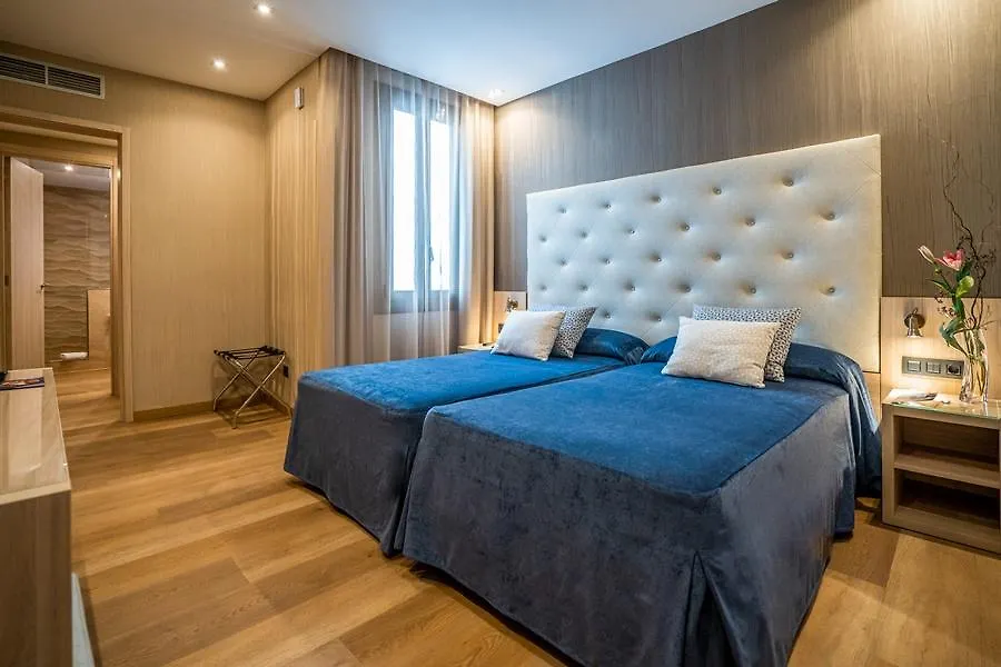 ברצלונה Hotel Rialto 3*,