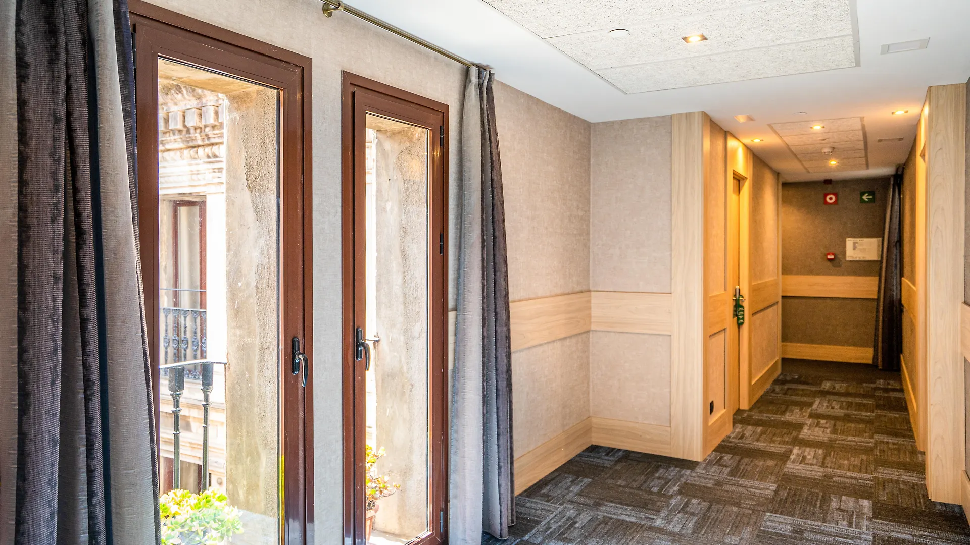 ברצלונה Hotel Rialto 3*,  ספרד