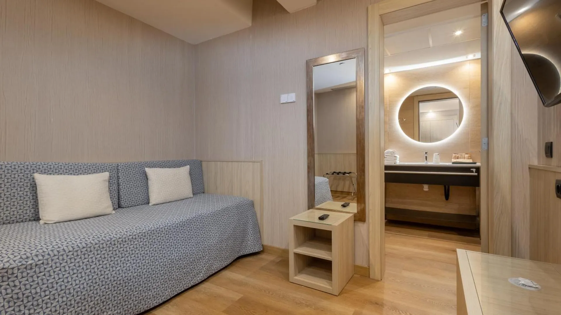 ברצלונה Hotel Rialto 3*,  ספרד